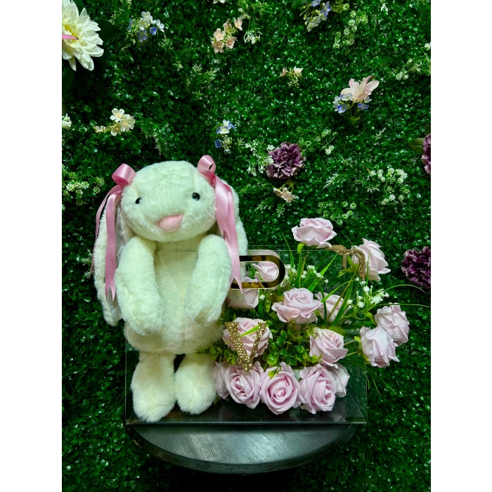 Premium Çantada Peluş Tavşan ve Pembe Kadife Güller