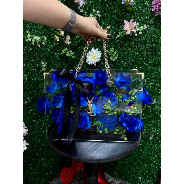 Premium Zincirli Çantada Mavi Kadife Güller
