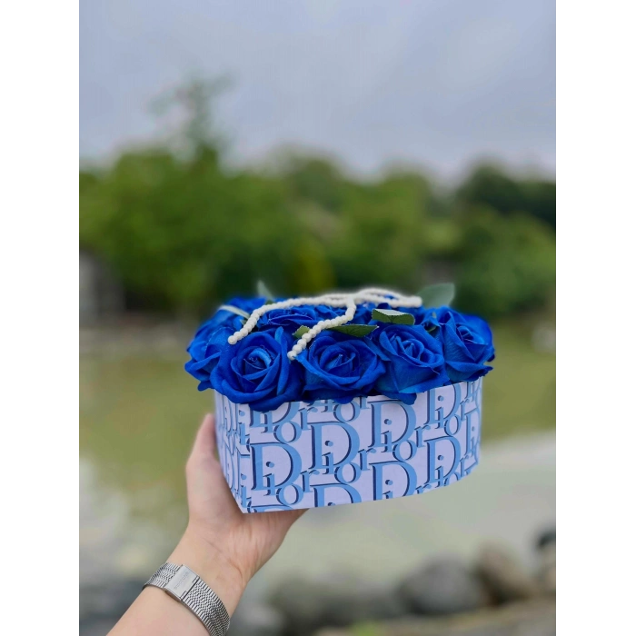 Tasarım Kalp Kutuda Mavi Kadife Güller