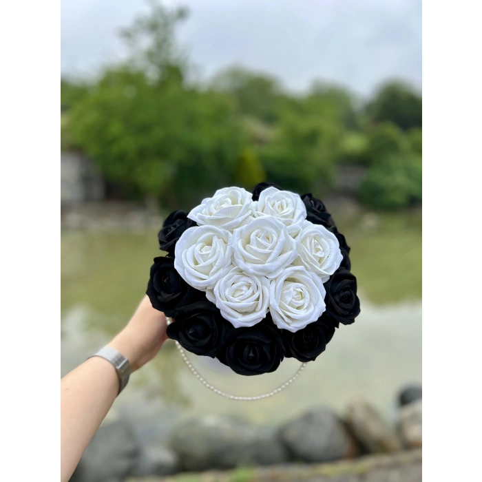 Tasarım Kutuda İnci Detay Kadife Güller