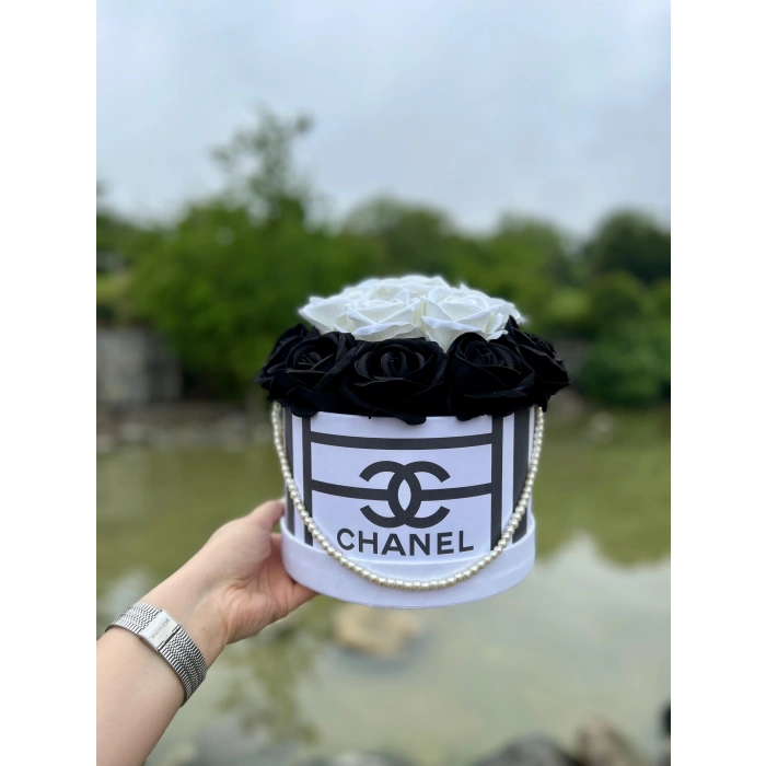 Tasarım Kutuda İnci Detay Kadife Güller