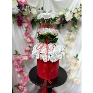 3 Katlı Kadife Gül Aranjman
