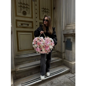 Premium Kalp Çantada Şakayıklar