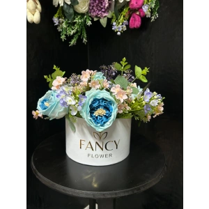 Islak Şakayık ve Yapay Bahar Çiçekli Kutu