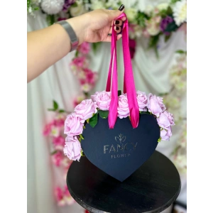 Kalp Çanta Kutuda Pembe Kadife Güller