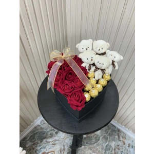 Kalp Kutuda Ayıcık Ve Çikolatalı Kadife Güller