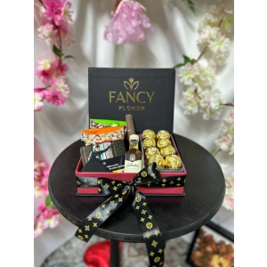 Kapaklı Kutuda Hediye Seti