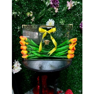 Premium Çantada Islak Dokulu Laleler