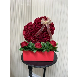 Üç Boyutlu Kadife Gül Kalp Aranjman