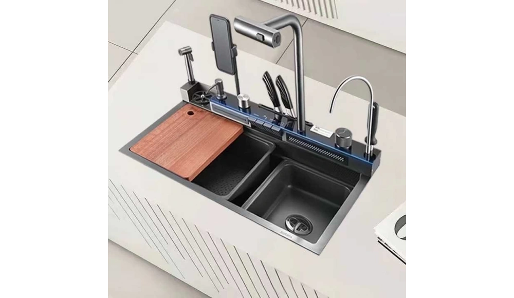 Evye Seçiminde Hangi Malzeme Daha Dayanıklı? Paslanmaz Çelik mi, Granit Kompozit mi, Porselen mi?