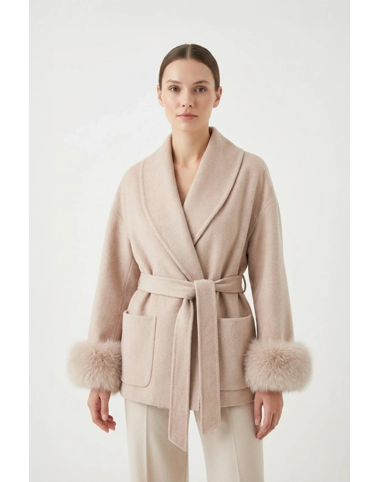 Zavendika Kadın Krem Kolu Kürklü Kısa Alpaca