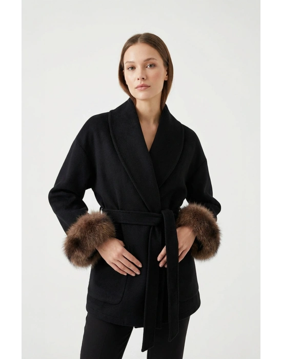 Zavendika Kadın Siyah Kolu Kürklü Kısa Alpaca