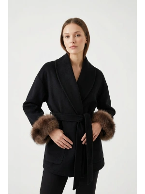 Zavendika Kadın Siyah Kolu Kürklü Kısa Alpaca