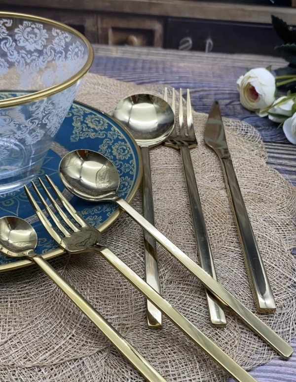 Yetkin Venedik Model Titanyum Gold Delüks Kutulu 36 Parça 6 Kişilik Çatal Kaşık Bıçak Seti