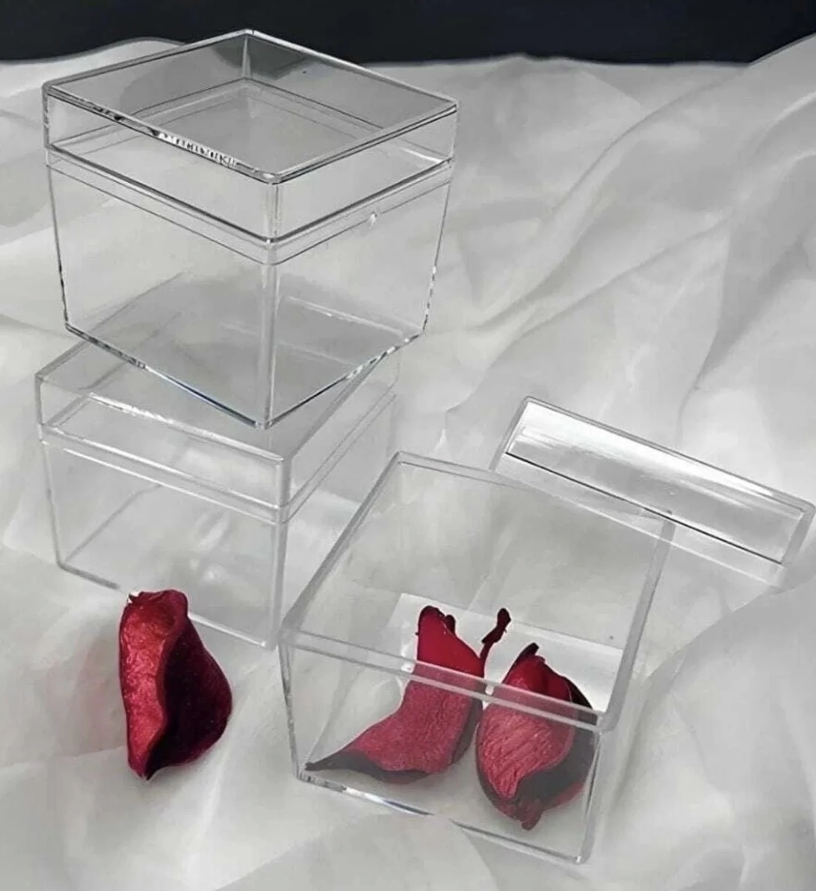Küp Şekilli ve Kapaklı Plexi Mini Şık Kutu Söz Kına Nişan Düğün Etkinlik için Süslemelik 50 Adet 4X4X4 cm