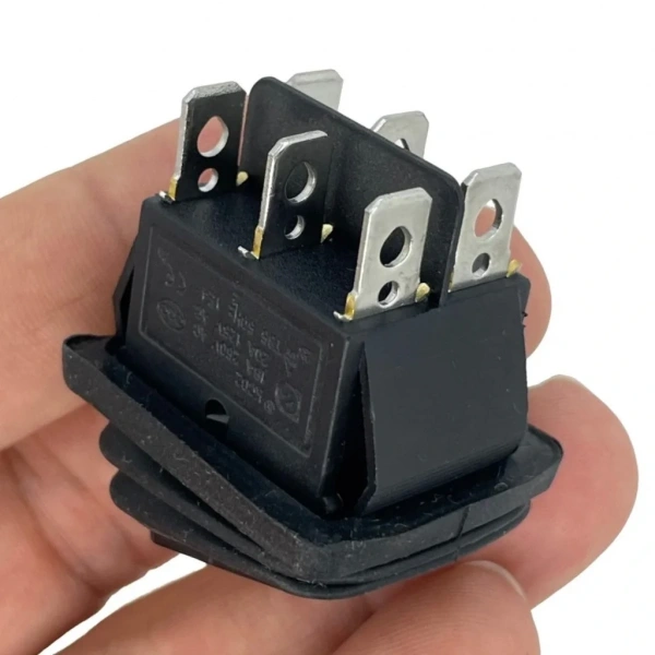 IC-108W Geniş Işıksız Körüklü Anahtar ON-OFF-ON 6P