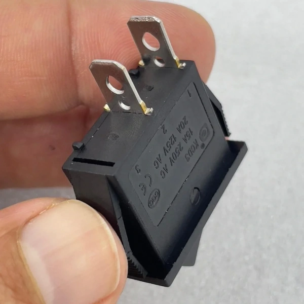 IC-116 Dar Işıksız Yaylı Anahtar Off-Mom 2P Siyah