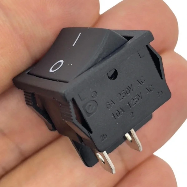 IC-127 Orta Boy Işıksız Anahtar On-Off 4P Siyah