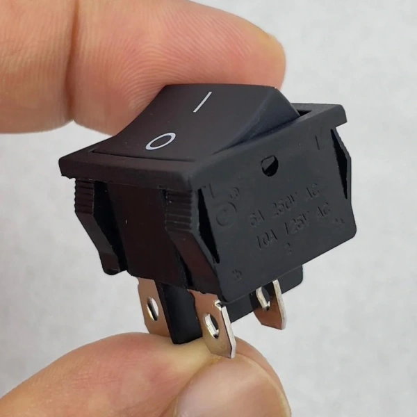 IC-128 Orta Boy Işıksız Anahtar Yaylı Off-Mom 4P