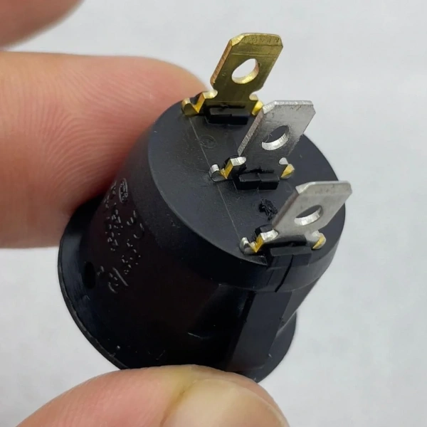 IC-132A Yuvarlak Nokta Işık Anahtar On-Off 3P 12V Kırmızı