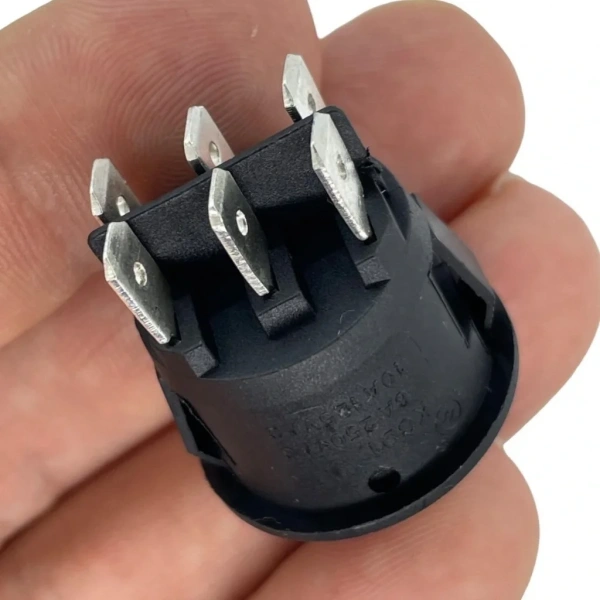 IC-134-6 Yuvarlak Tekne Tipi Anahtar ON-OFF-ON 6P