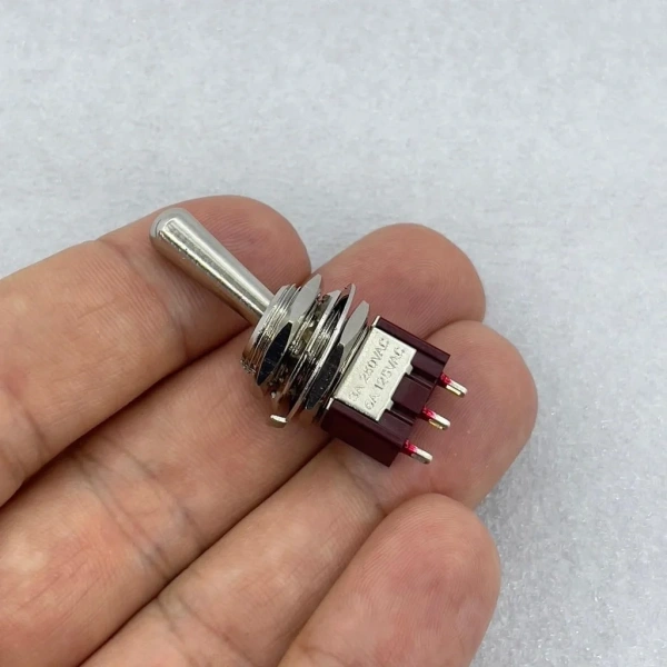IC-148E Toggle Switch On-Off 12mm 3P MTS-102L