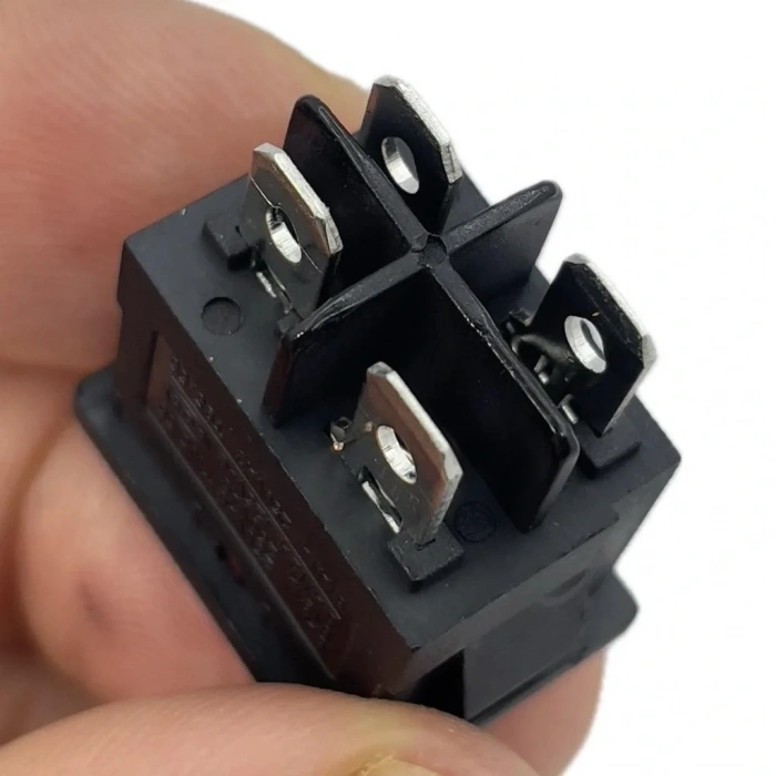 IC-119 Mini Işıklı Anahtar 4P Siyah + Kırmızı Işık