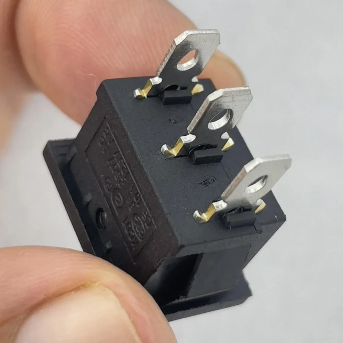 IC-121 Mini Işıksız Anahtar On-Off 3P Siyah