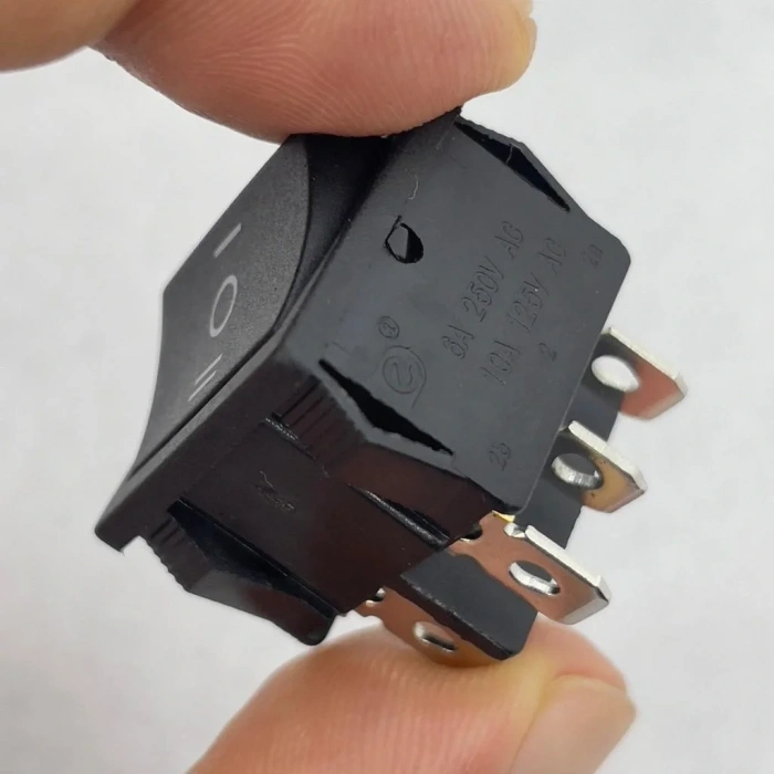 IC-130 Orta Boy Işıksız Anahtar On-Off-On 6P