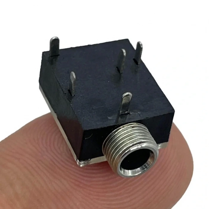 IC-259 Stereo Şase 3.5mm Jak Konnektör Somunlu