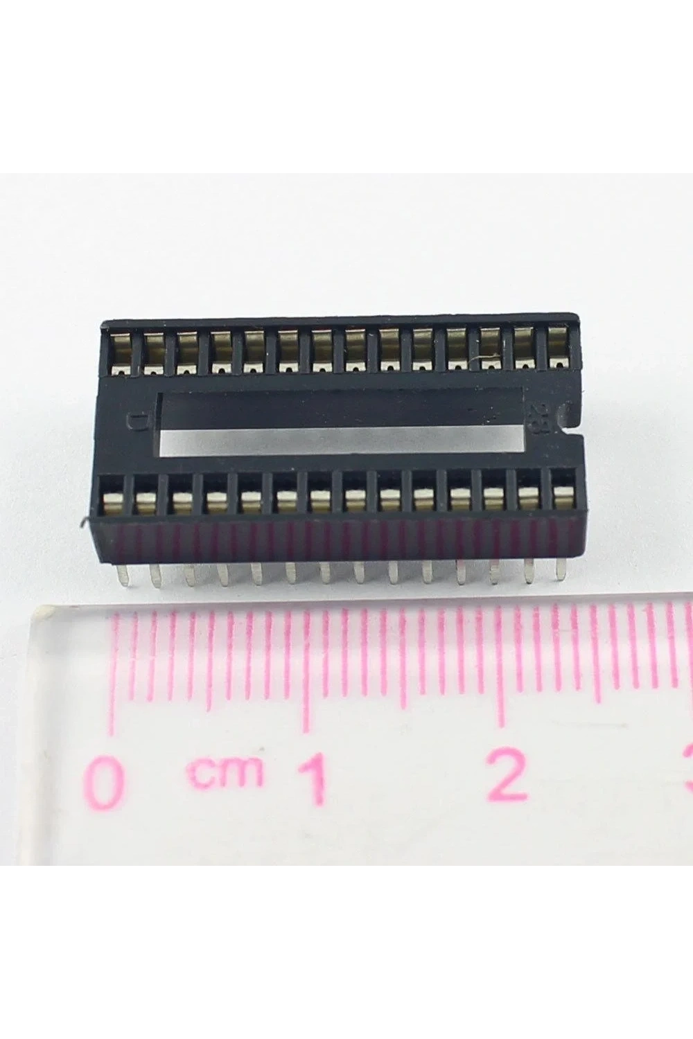 28 Pin Dar Entegre Soketi