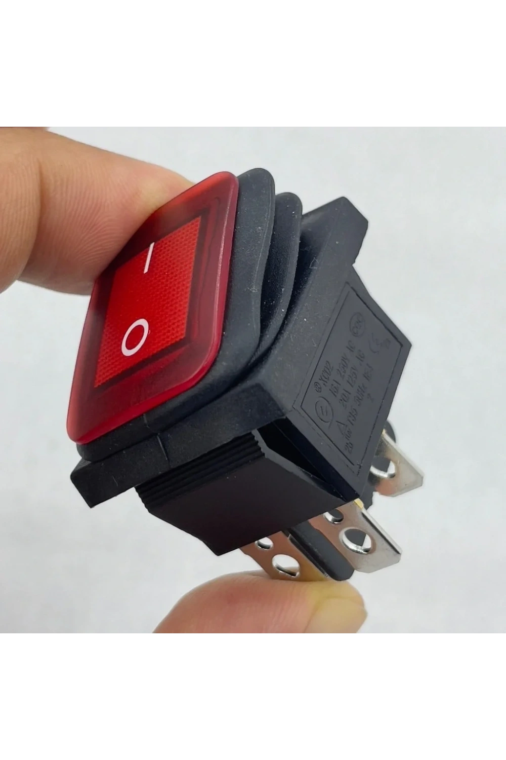 IC-104W Geniş Körüklü Işıklı Anahtar On-Off 4P Kırmızı