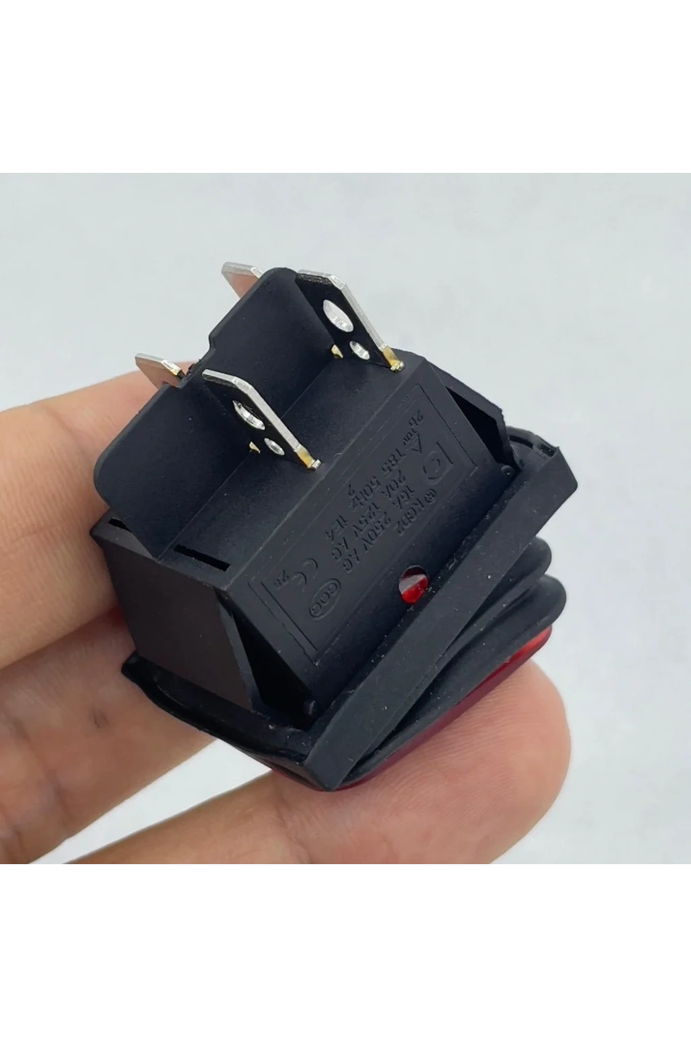 IC-104W Geniş Körüklü Işıklı Anahtar On-Off 4P Kırmızı