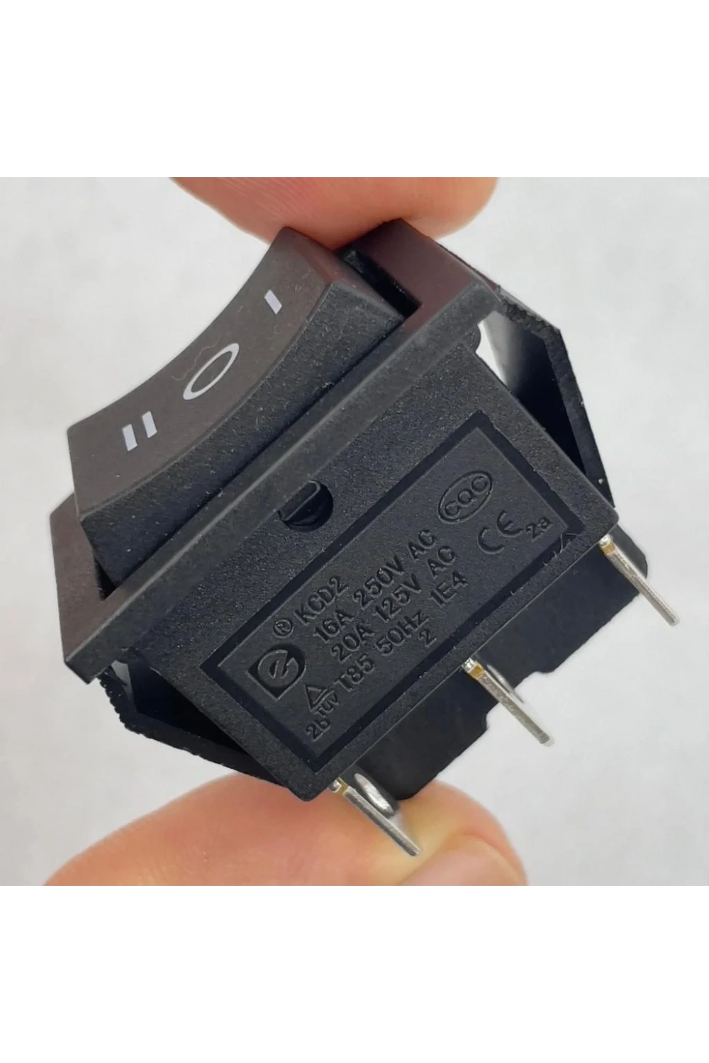IC-108 Geniş Işıksız Anahtar On-Off-On 6P Siyah