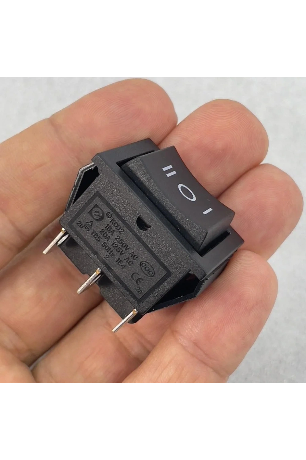 IC-108 Geniş Işıksız Anahtar On-Off-On 6P Siyah