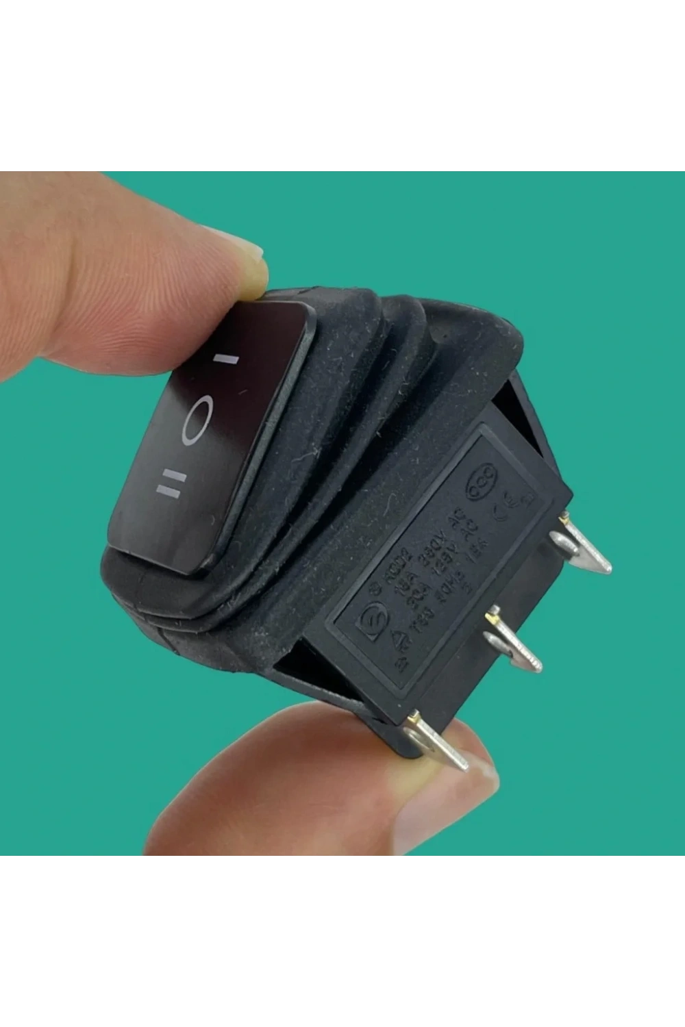 IC-108W Geniş Işıksız Körüklü Anahtar ON-OFF-ON 6P