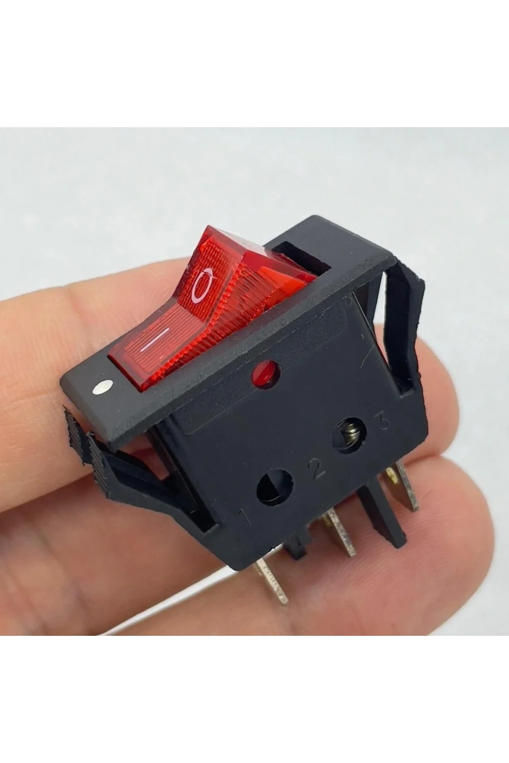 IC-113-8 Tekli Anahtar Işıklı On-Off 3P