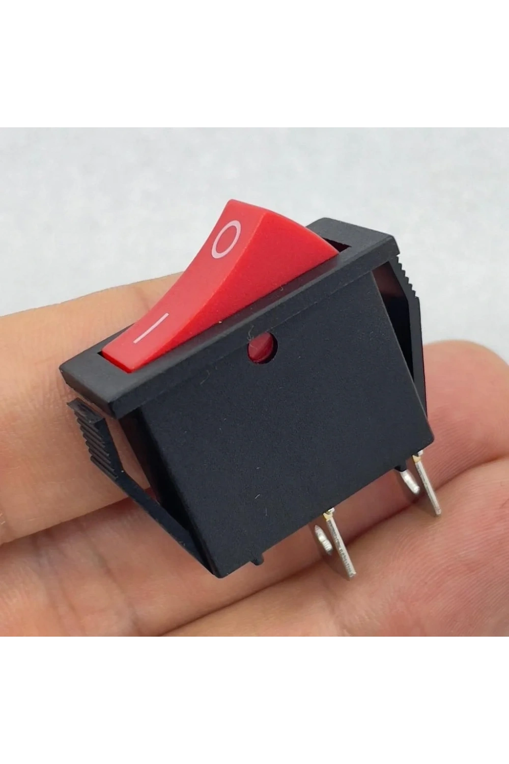 IC-114 Tekli Dar Işıksız Anahtar On-Off 2P Kırmızı