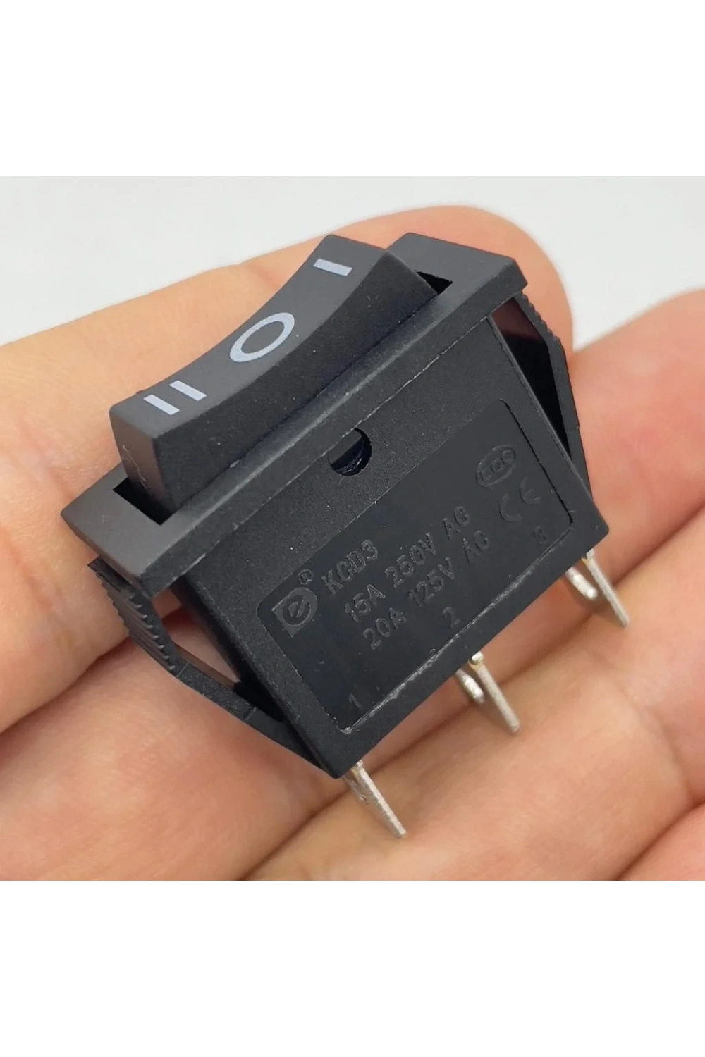 IC-115 Tekli Dar Işıksız Anahtar On-Off-On Siyah