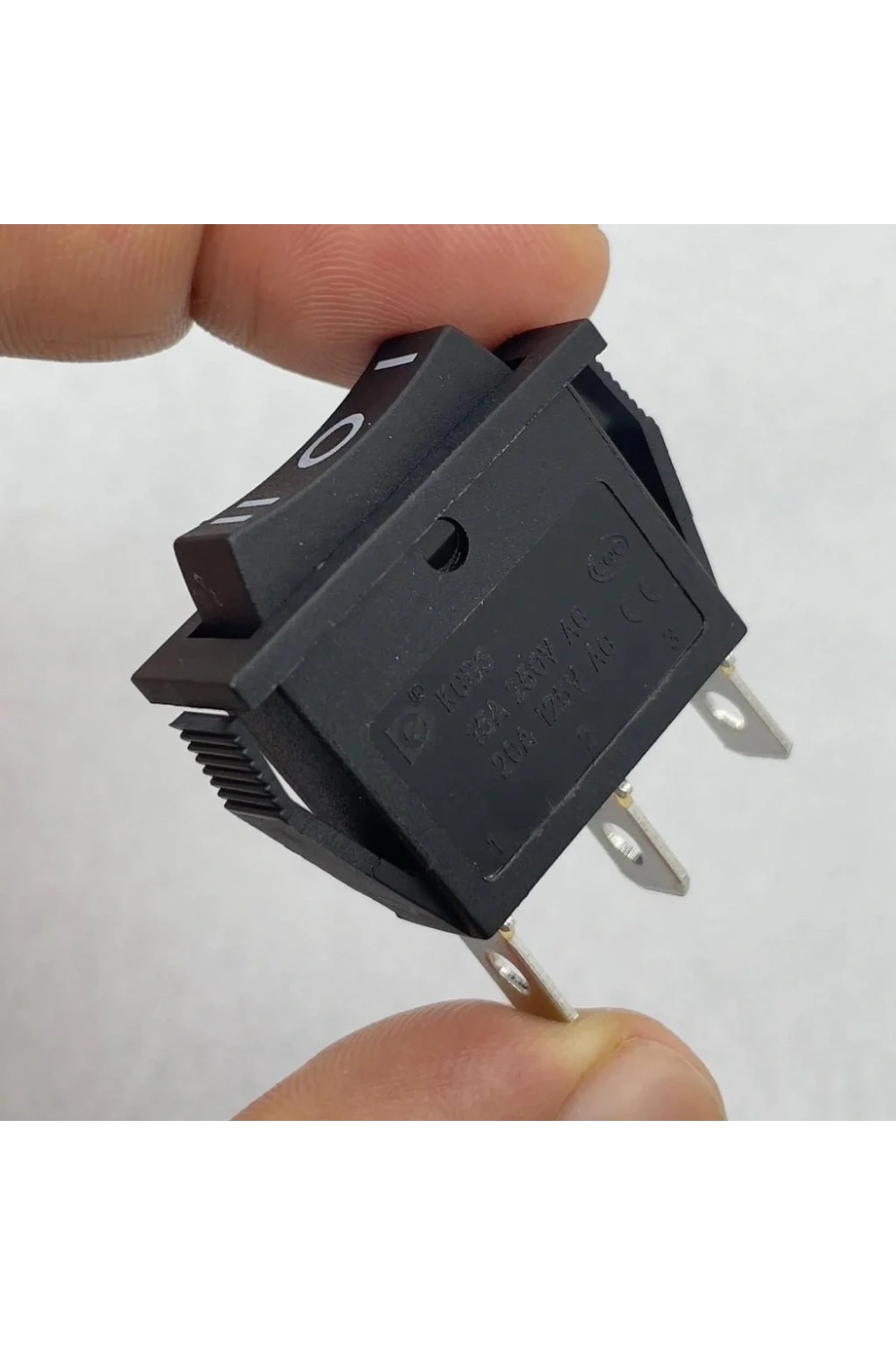 IC-115 Tekli Dar Işıksız Anahtar On-Off-On Siyah