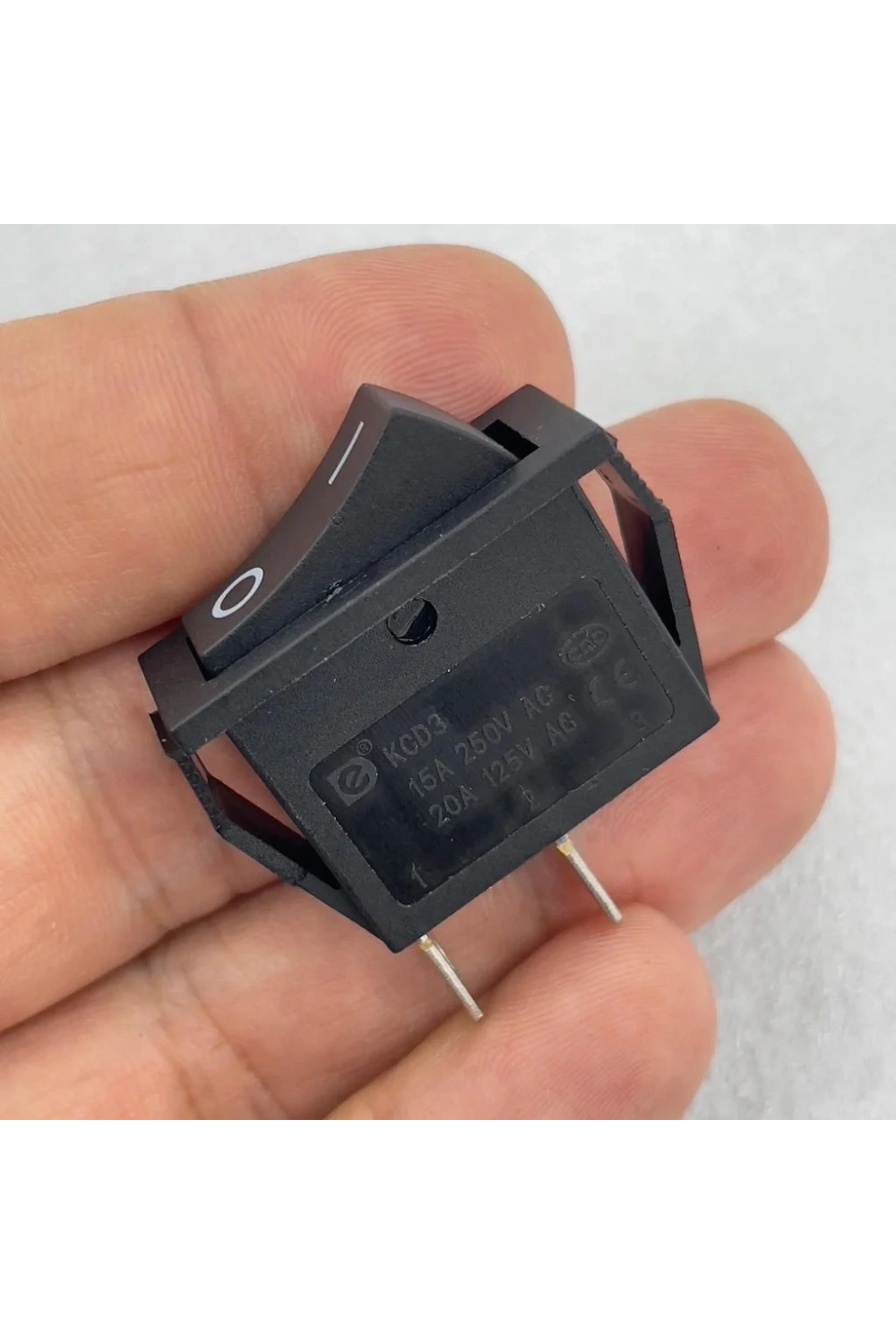 IC-116 Dar Işıksız Yaylı Anahtar Off-Mom 2P Siyah