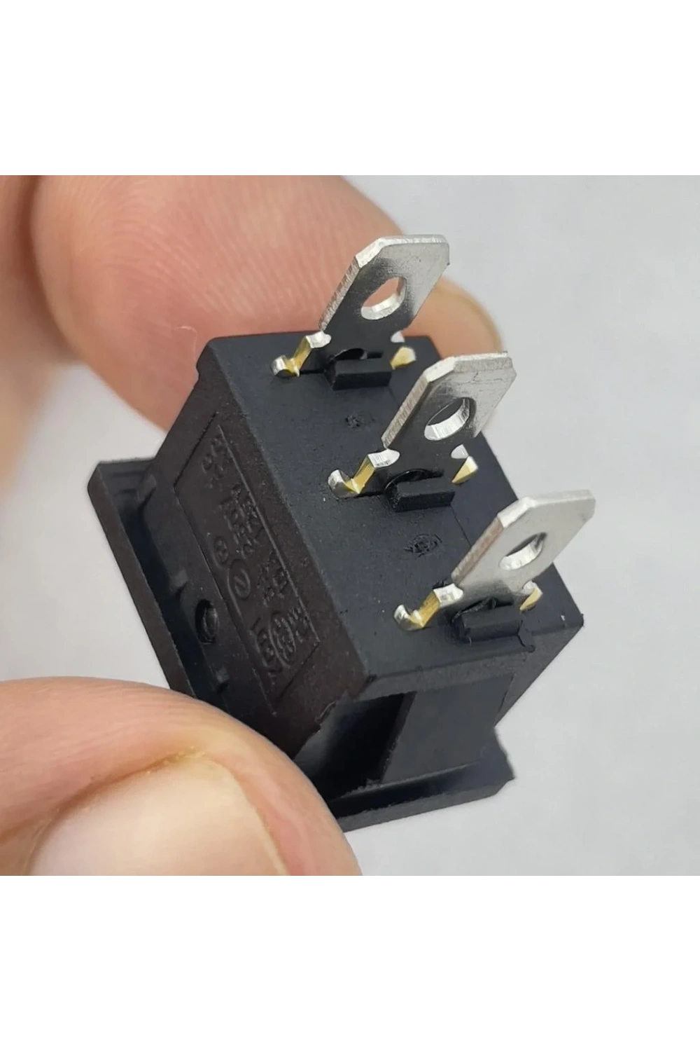 IC-121 Mini Işıksız Anahtar On-Off 3P Siyah