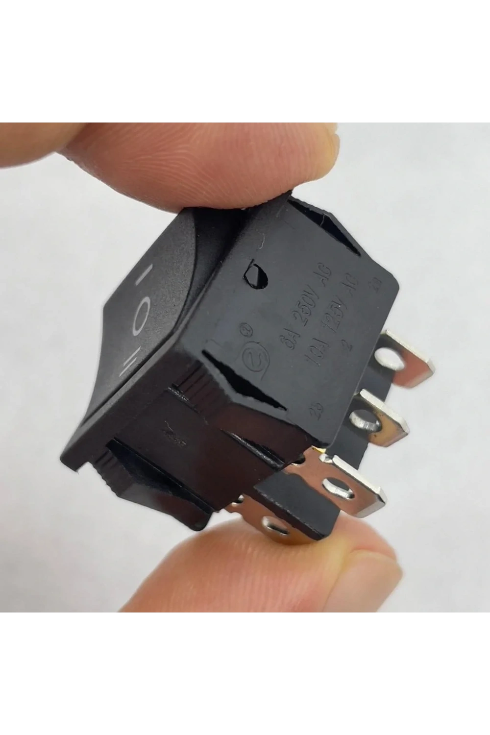 IC-130 Orta Boy Işıksız Anahtar On-Off-On 6P