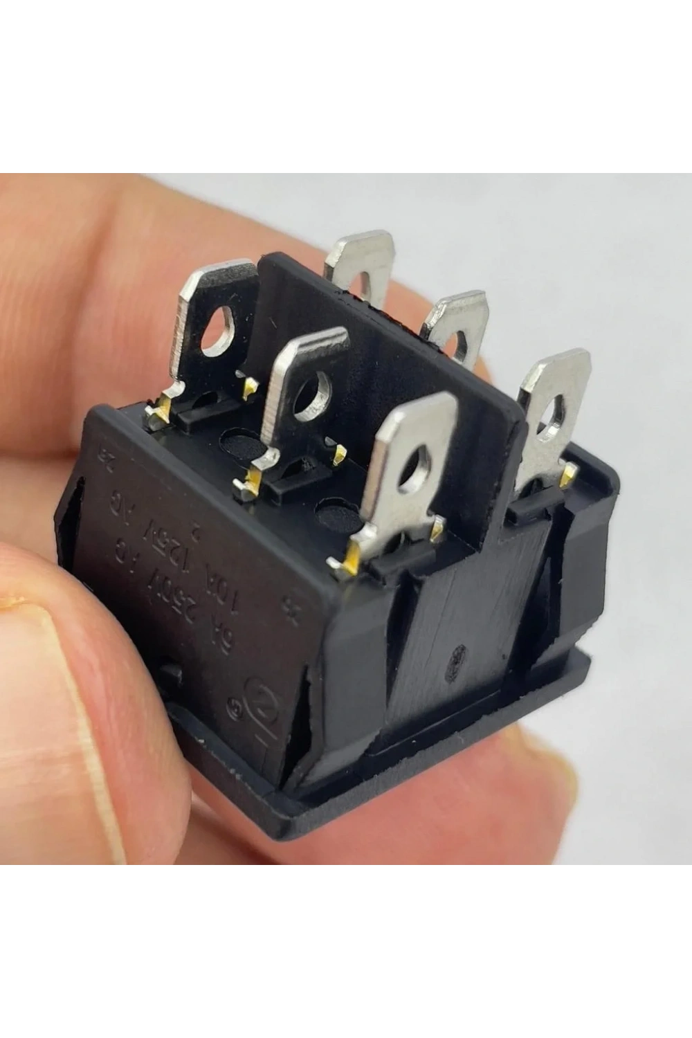 IC-130 Orta Boy Işıksız Anahtar On-Off-On 6P