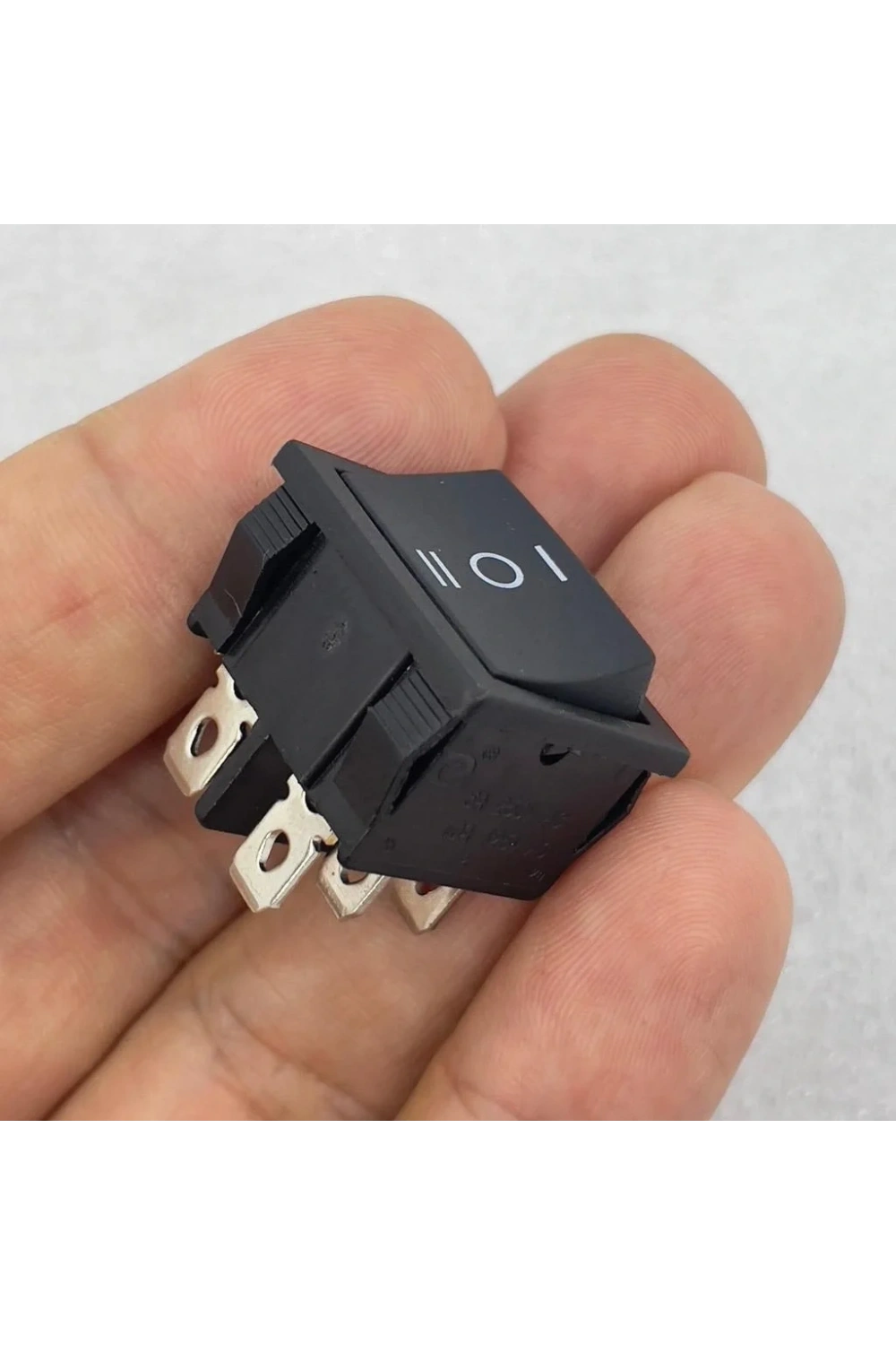 IC-130 Orta Boy Işıksız Anahtar On-Off-On 6P