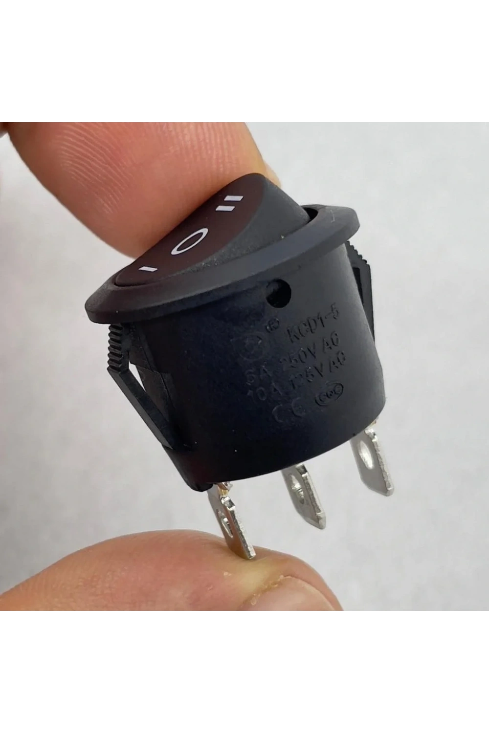 IC-134 Yuvarlak Işıksız Anahtar On-Off-On 3P Siyah