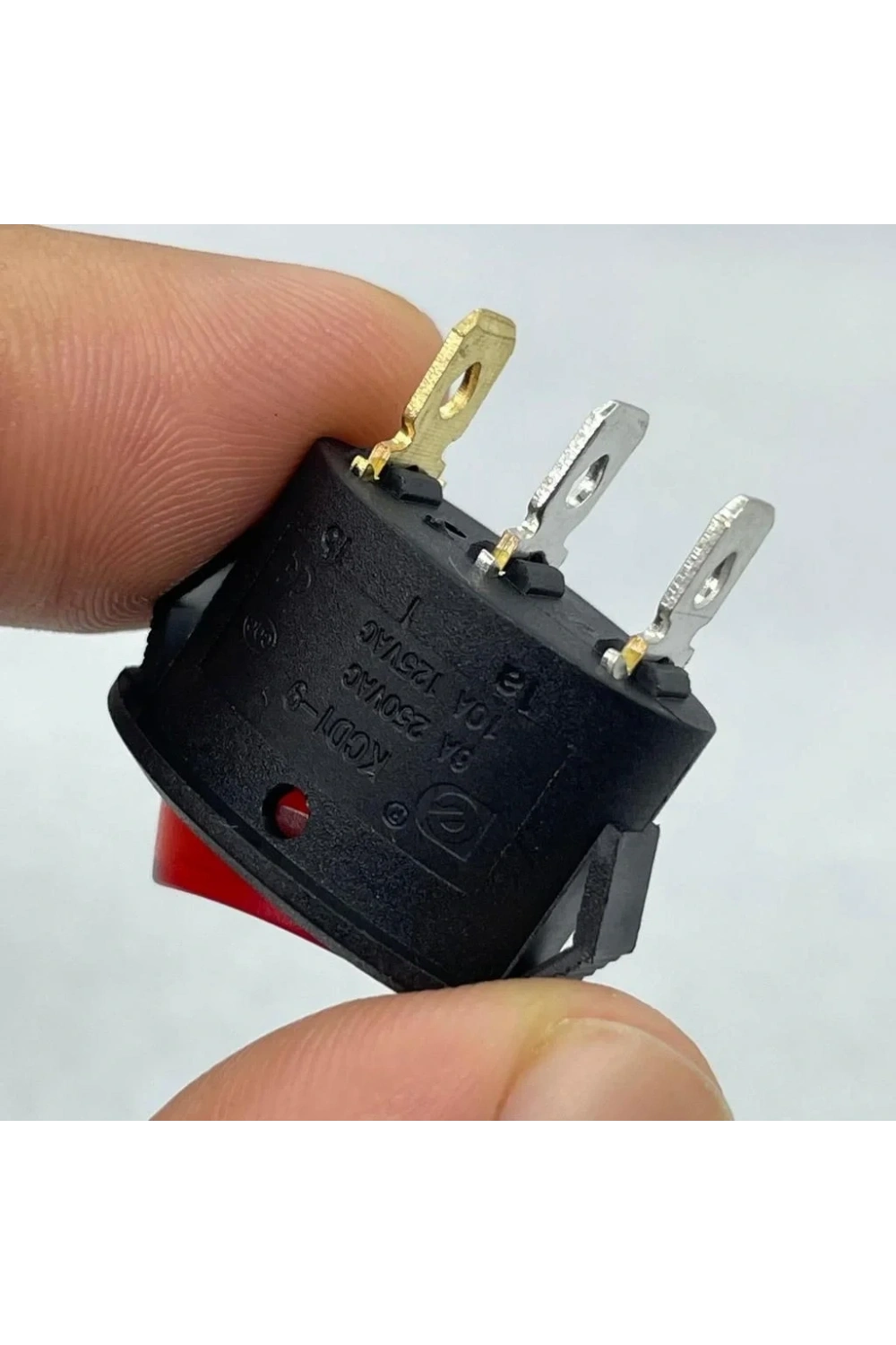 IC-134B Oval Işıklı Anahtar On-Off 3P