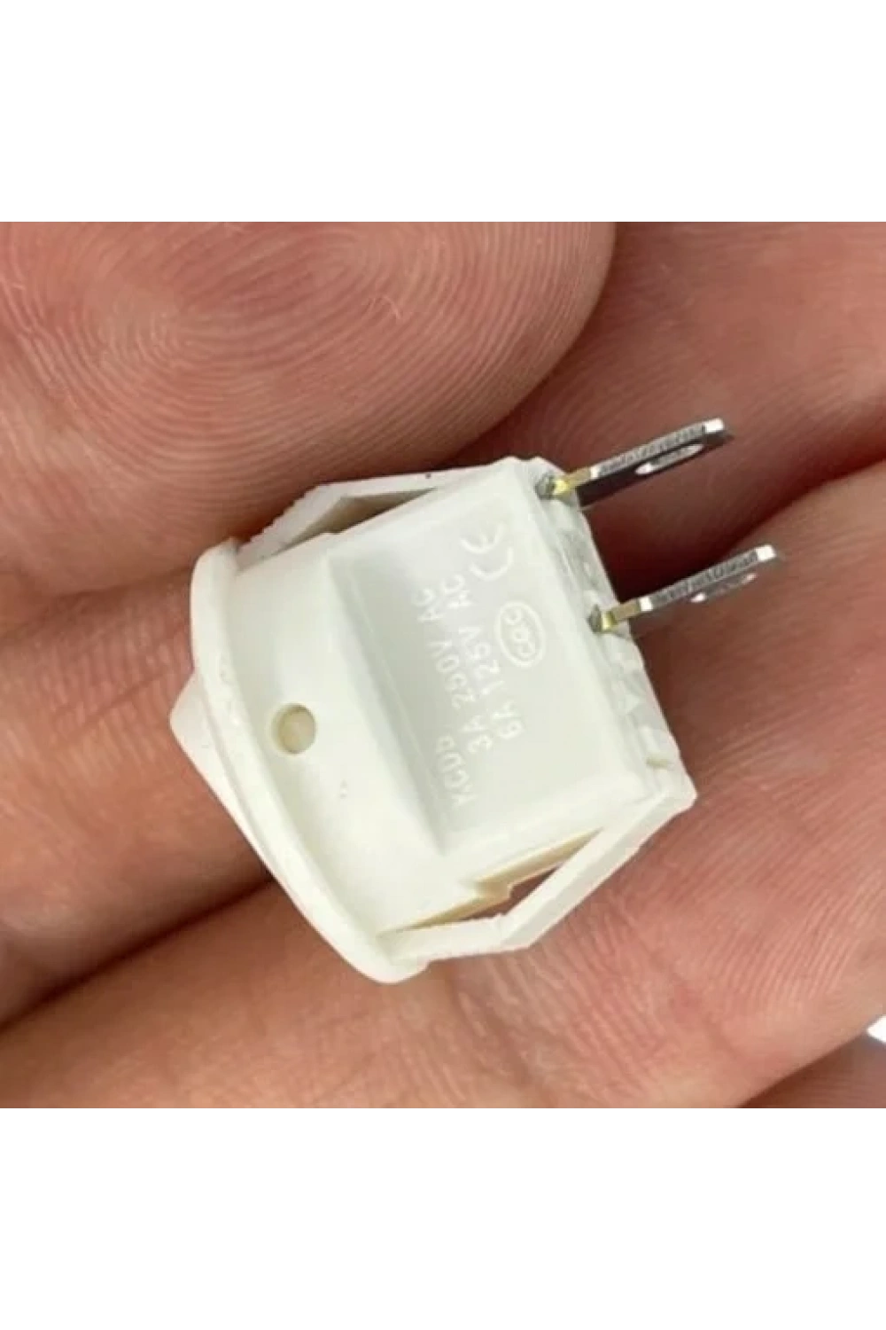 IC-134E Beyaz Yuvarlak Anahtar Işıksız On-Off 2P