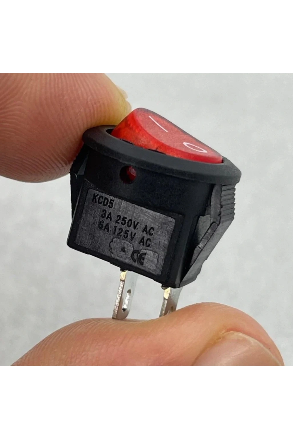 IC-134E Kırmızı Yuvarlak Anahtar Işıksız On-Off 2P