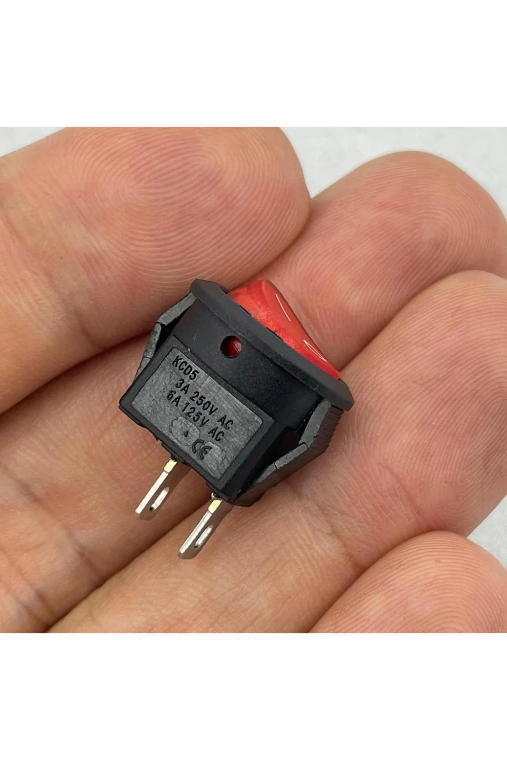 IC-134E Kırmızı Yuvarlak Anahtar Işıksız On-Off 2P